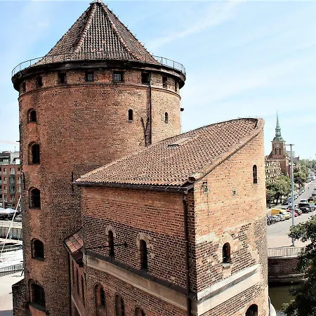 Bed & Breakfast Parnas Old Town 4*
